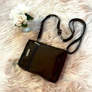 Baggallini crossbody purse New with out tag